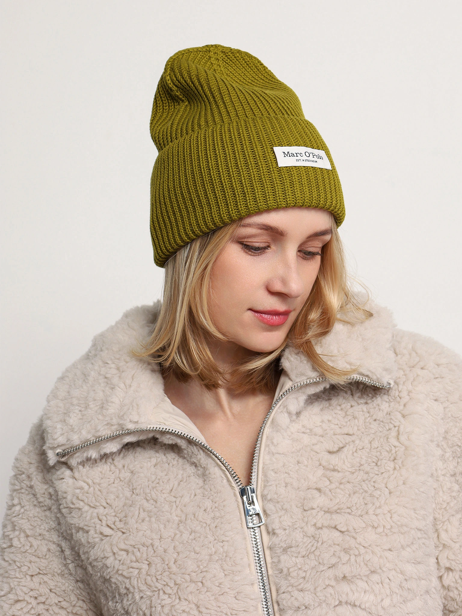 Шапка-бини с отворотом